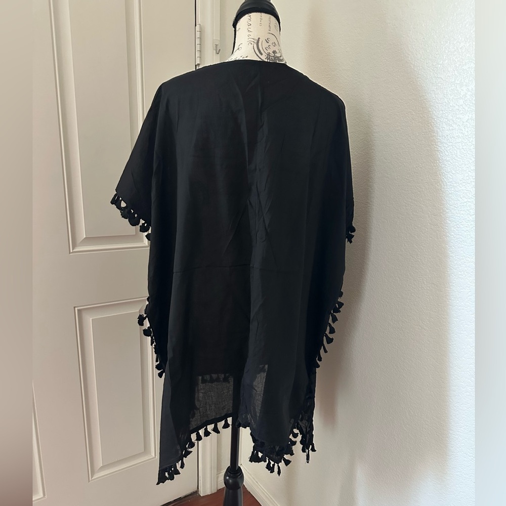 Swimsuit cover up - Picture 4 of 4